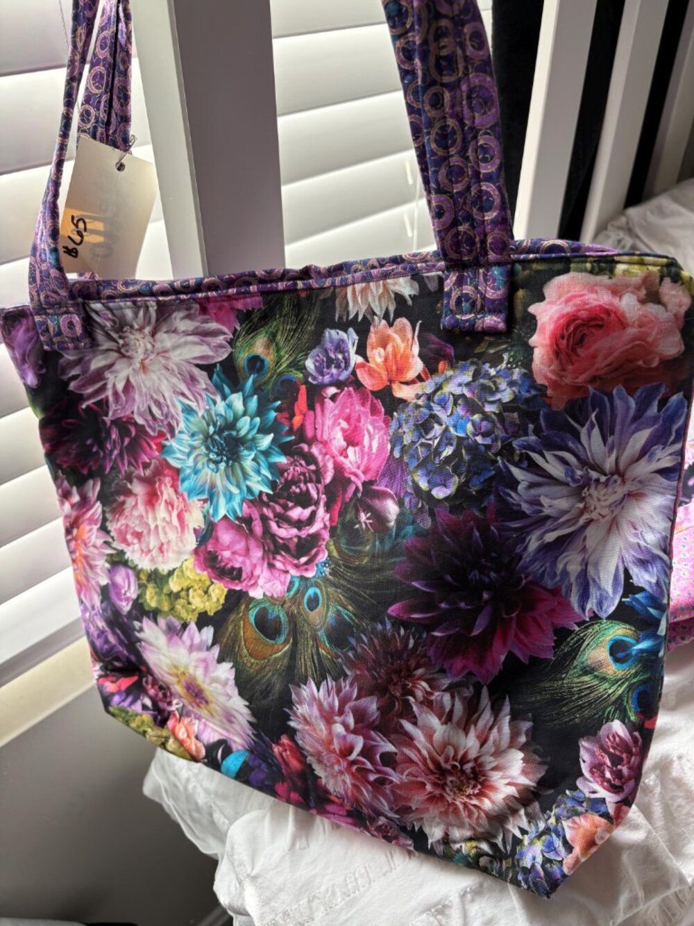 Garden Lover Tote w/Matching zipper Pouch - Picture 4 of 8